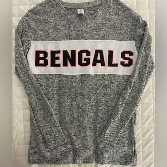 Bengals NFL Team Apparel Side Slit Pull Over/Sweater Grey Size Small. - Picture 4 of 8